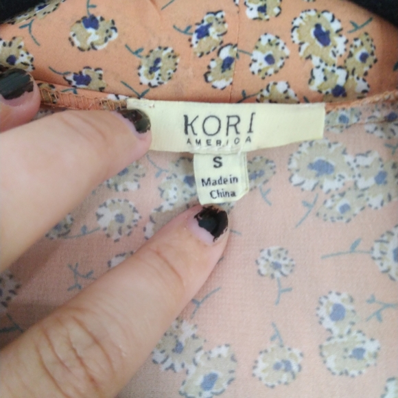 Kori America Peach Tan Floral Print Long Sleeve Front Tie Cropped Shirt Size S - Picture 9 of 9